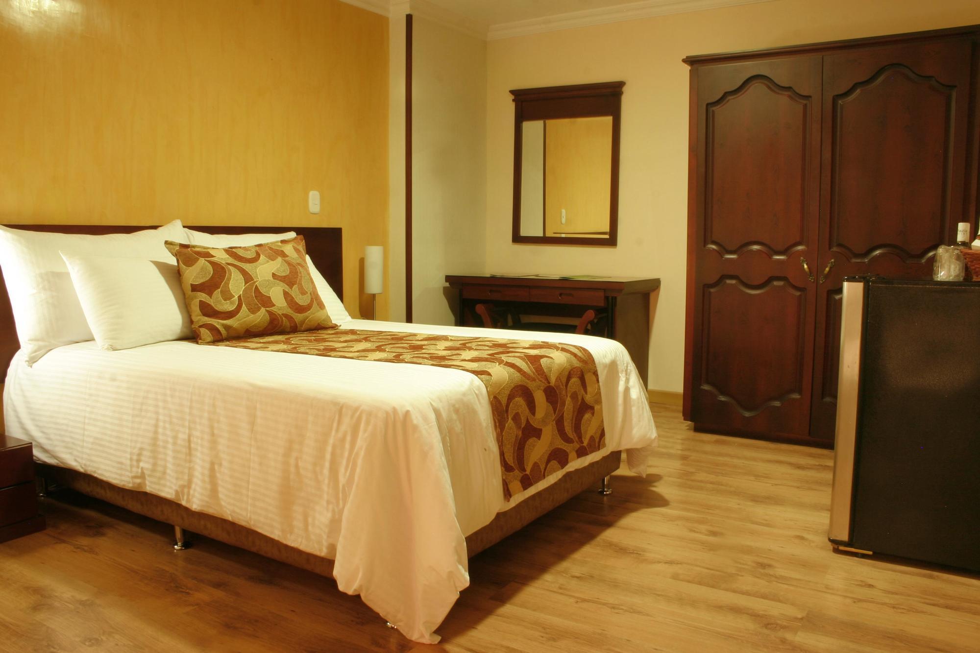 Luxor Plaza Hotel Pereira Exterior foto